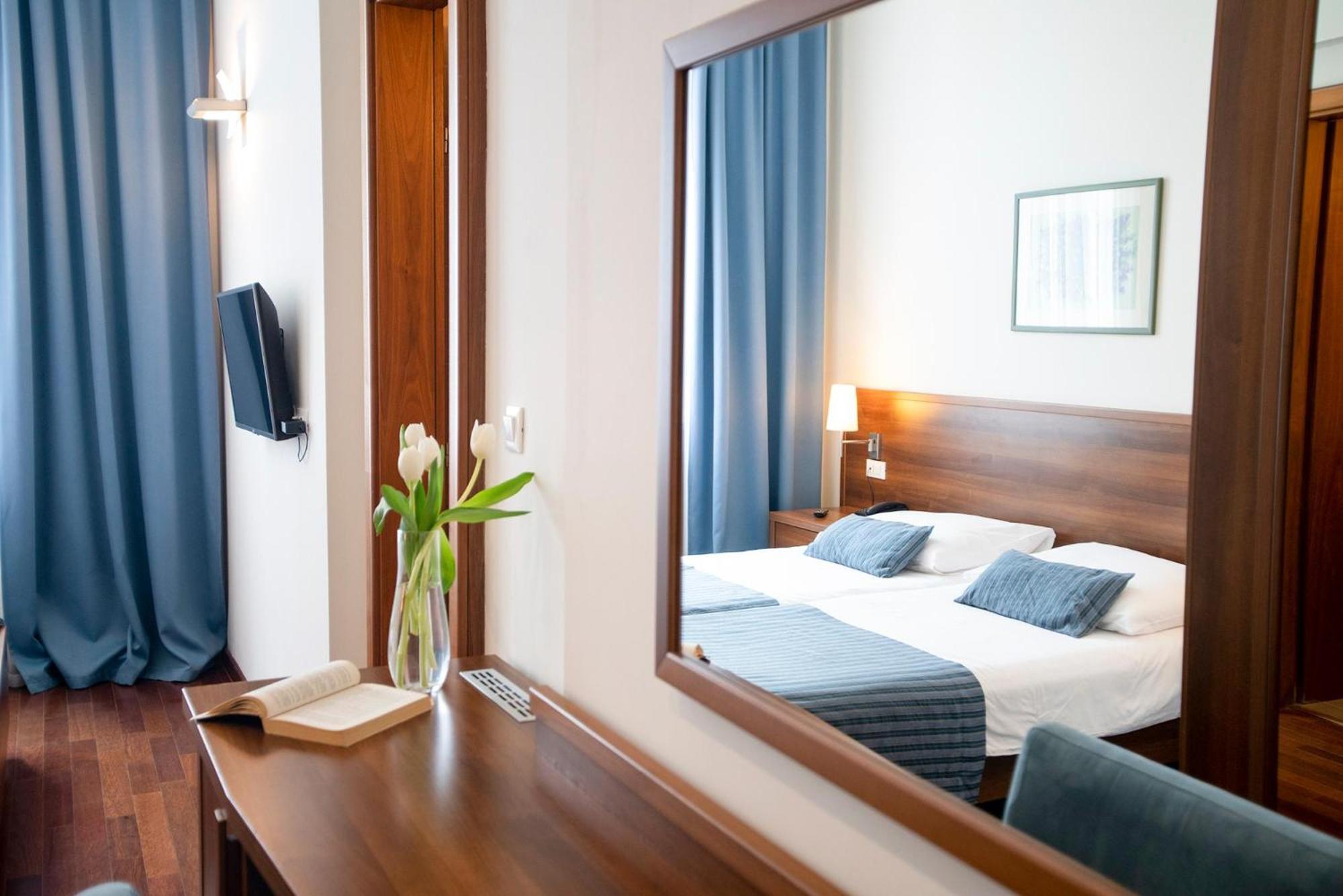 Aminess Vival Velaris Resort スペタル エクステリア 写真