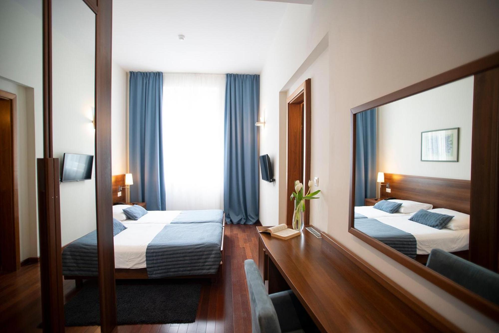Aminess Vival Velaris Resort スペタル エクステリア 写真