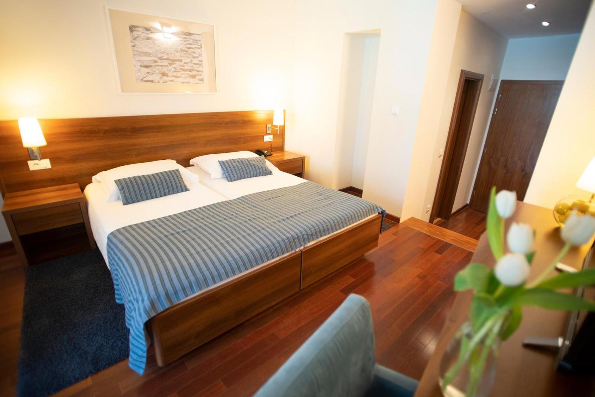 Aminess Vival Velaris Resort スペタル エクステリア 写真