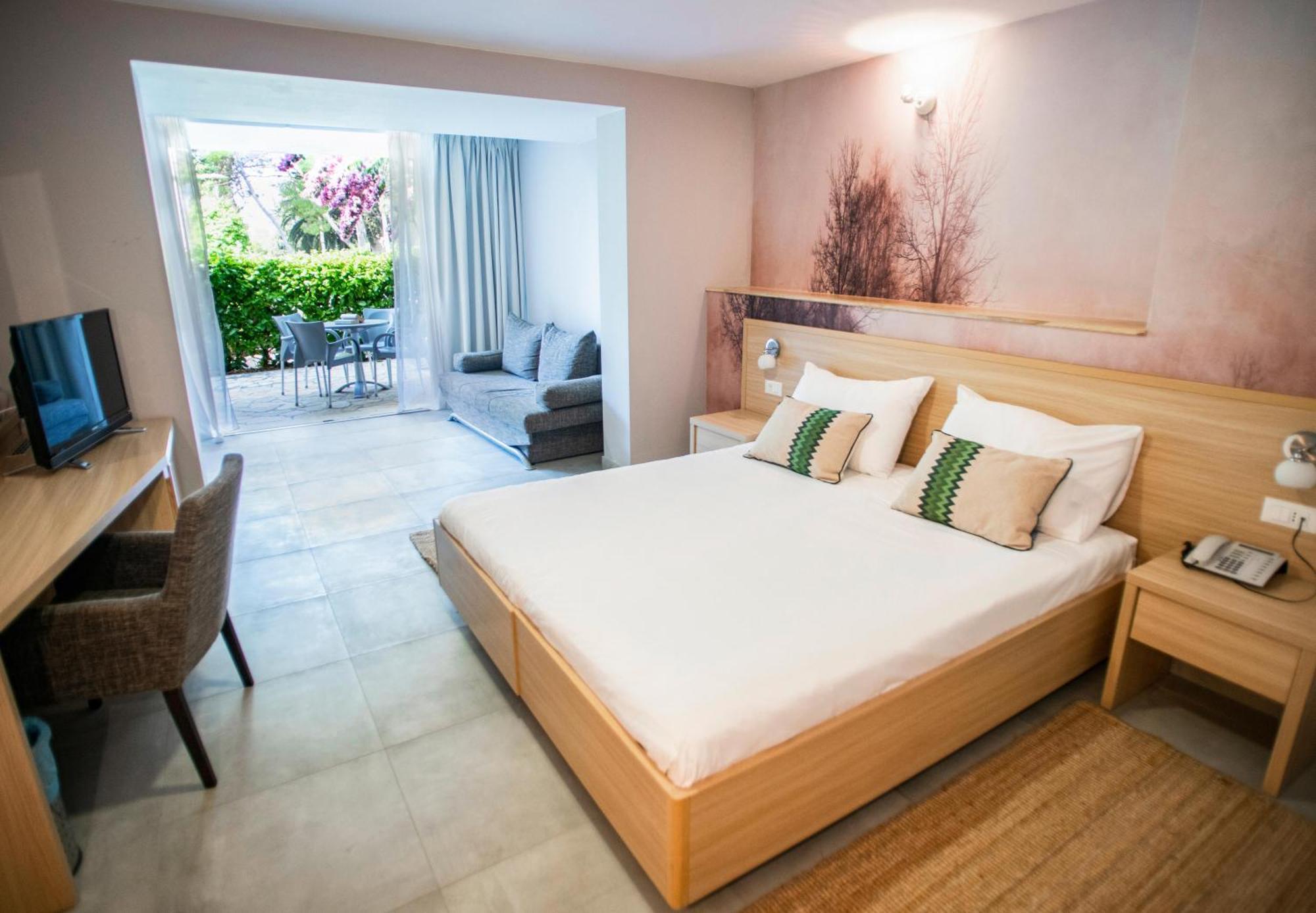 Aminess Vival Velaris Resort スペタル エクステリア 写真