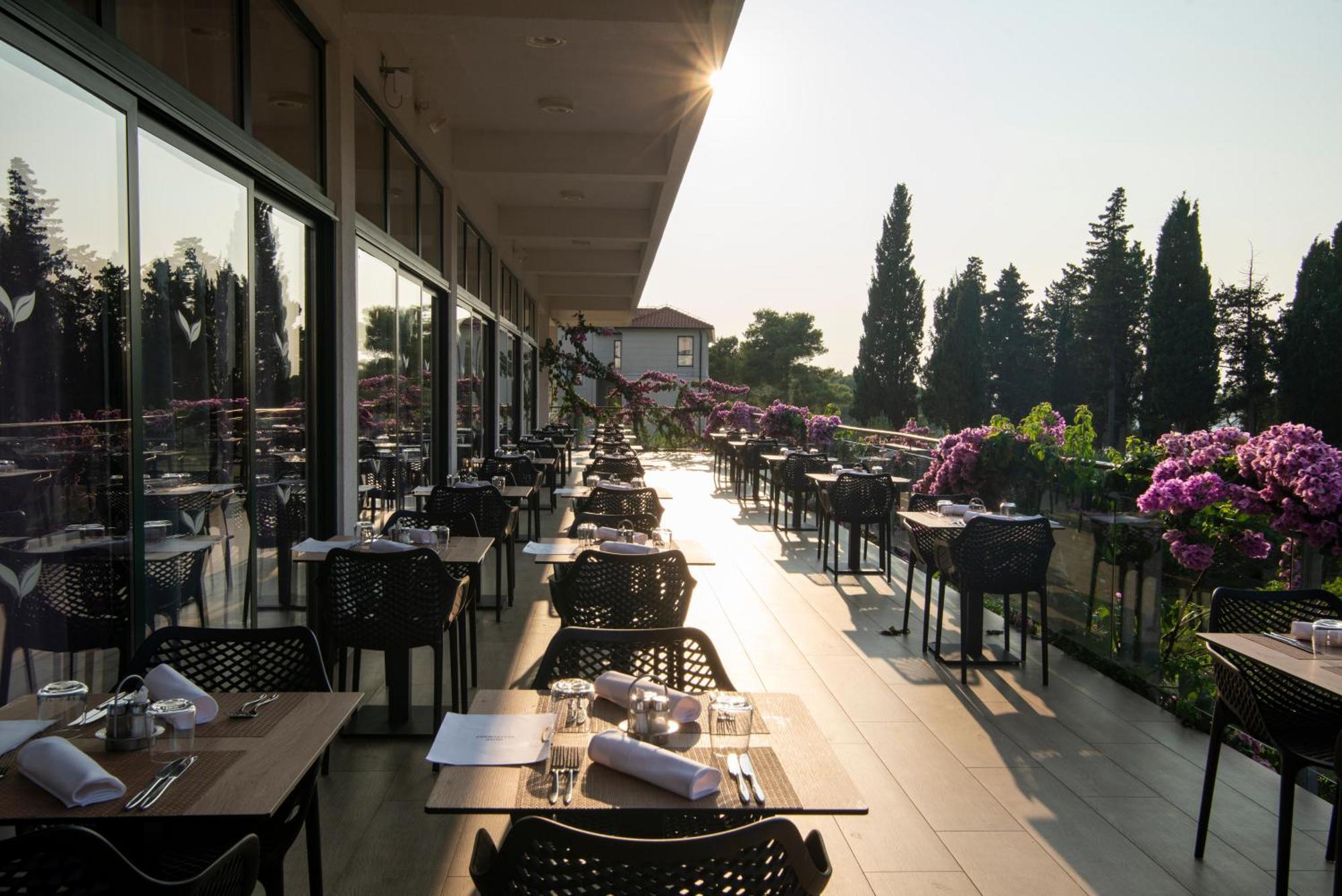 Aminess Vival Velaris Resort スペタル エクステリア 写真