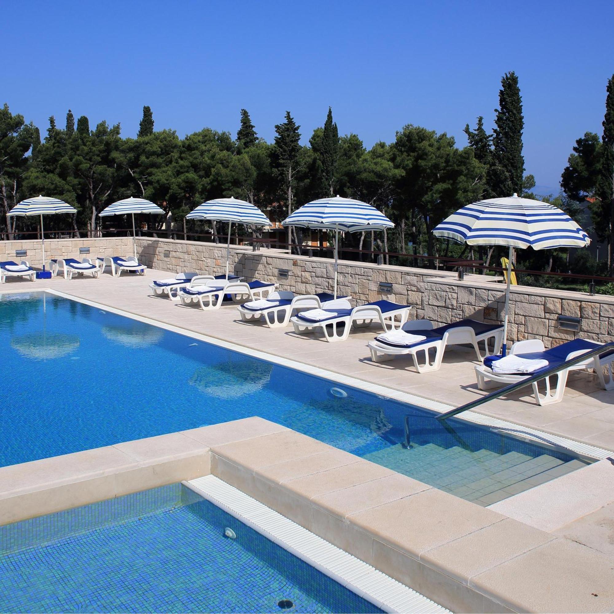 Aminess Vival Velaris Resort スペタル エクステリア 写真