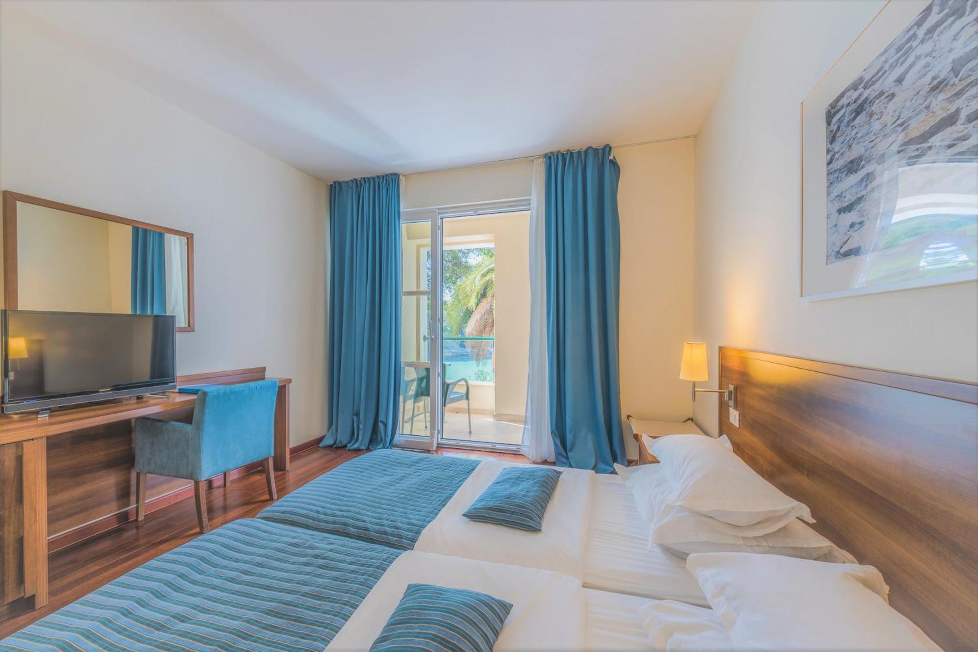 Aminess Vival Velaris Resort スペタル エクステリア 写真